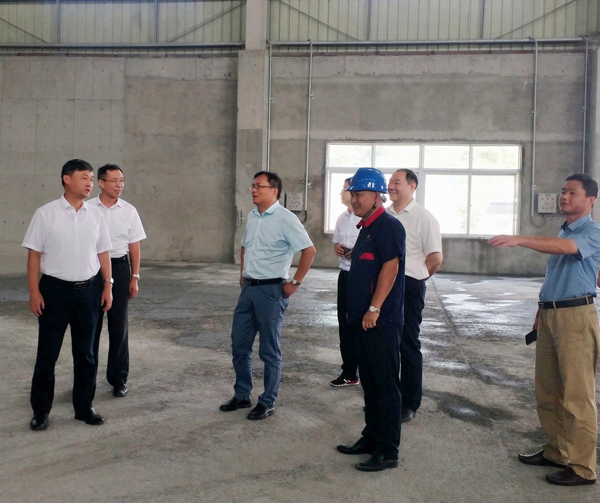 集團公司黨委委員、股份公司黨委書記、總經理蔣培進到矸石項目部...